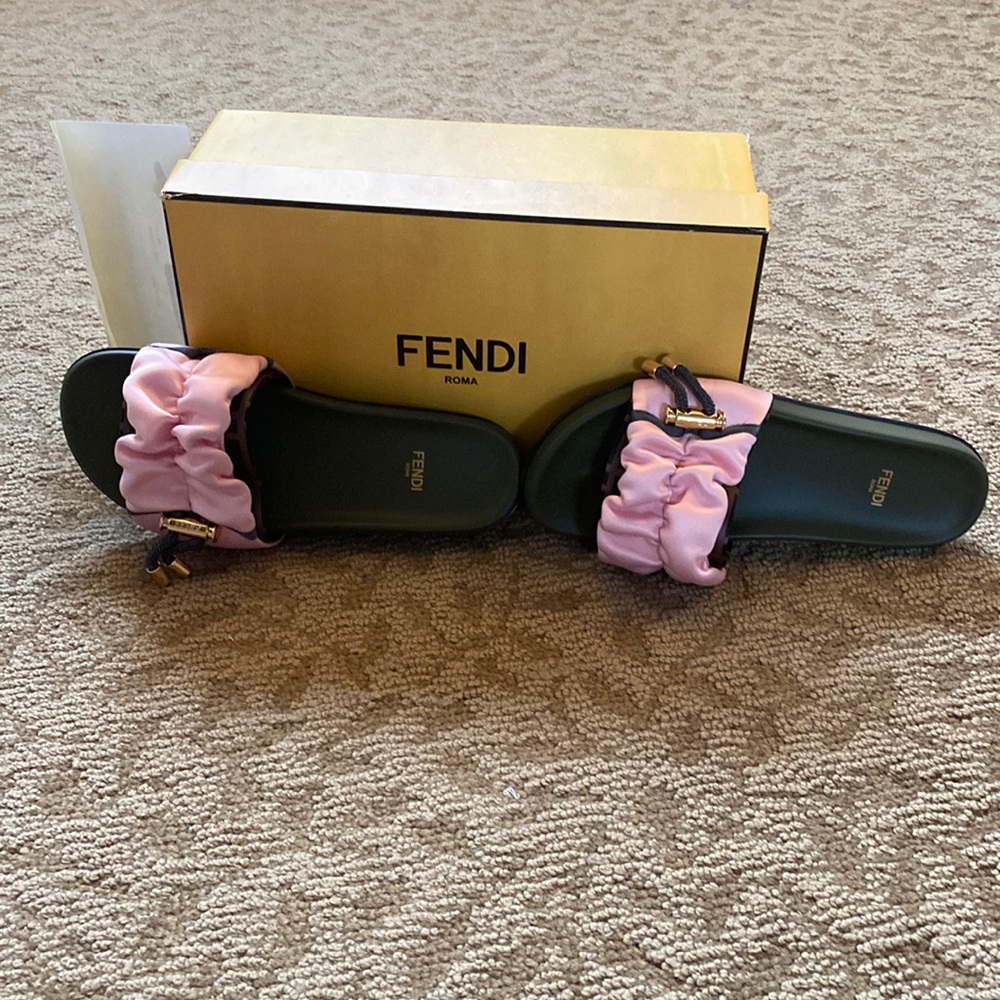 Fendi vertigo slide